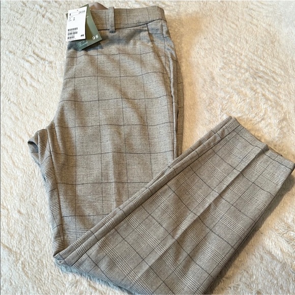 H&M ankle length gray patterned pants with elastic waist - Picture 1 of 6